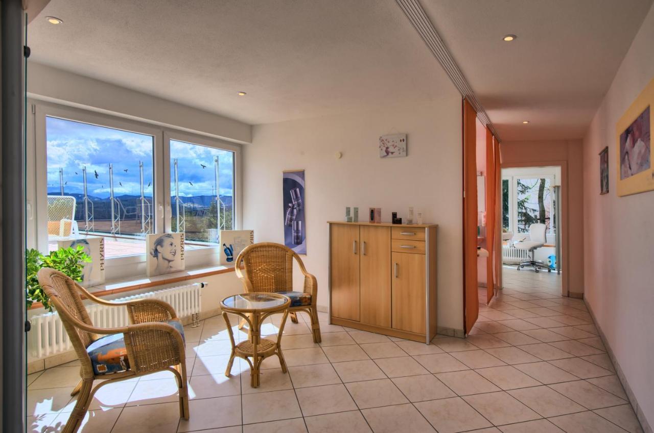 Jufa Hotel Schwarzwald Ленцкирх Экстерьер фото