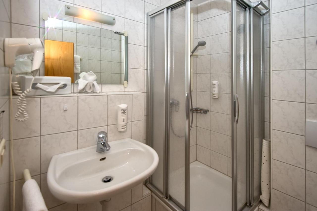 Jufa Hotel Schwarzwald Ленцкирх Экстерьер фото